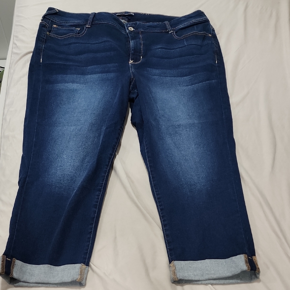 Wallflower Dark Blue Capri Jeans Stretchy